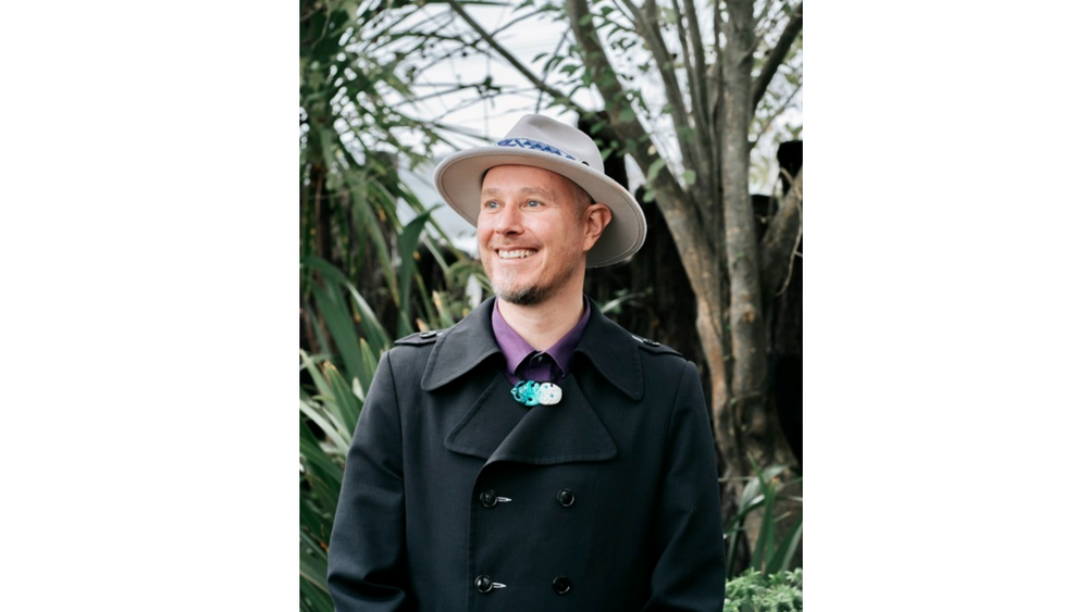 Ko wai ahau Alex Barnes is a Pākehā pāpā and product of the kaupapa Māori education movement through his families involvement in kōhanga reo and kura kaupapa. He has affiliations to Mātaatua, Tainui and Te Tai Tokerau regions through my ongoing involvement in kaupapa Māori movements and his daughter Hautonga Mary Hotere-Barnes (Ngāti Maniapoto, Te Aupōuri, Te Rarawa, Ngāti Wai, Europe). He lives in Tāmaki Makaurau. Te Tiriti o Waitangi is his touchstone personally and professionally. He draws on te Tiriti as a way to understand and work with a diverse set of kaupapa Māori and non-Māori groups, individuals and organisations. Alex’s work focuses on creating solid evidence about what fosters meaningful connection and collaboration between Māori and non-Māori individuals and groups. He is interested in the complexity of cultural, social, economic and environmental determinants of wellbeing and has worked in education, public health and adult education for over 25 years. His PhD explored co-governance in education in Aotearoa.  Alex is the Rangahau Manager with Te Rau Ora, a national kaupapa Māori health and social sector workforce and development organisation.